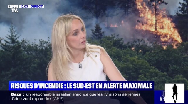 MLettresduSud's tweet image. Hey « les copines » 😉.
Quel embarras 🤦♂️ ce midi pour moi ❗️
Continuer à vous suivre @AnneSeften @BFMTV ou vous regarder @jeannebarontv @LCI. Dilemme cornélien 🤯.
Impossible de faire un choix : heureusement, la zapette 📲 est là. Du coup, je vais changer les piles pour demain 😂