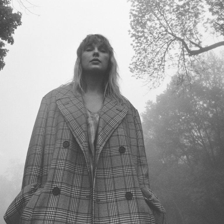 OneilyPop's tweet image. Taylor Swift’s “cardigan” has surpassed 1.7 billion streams on Spotify.