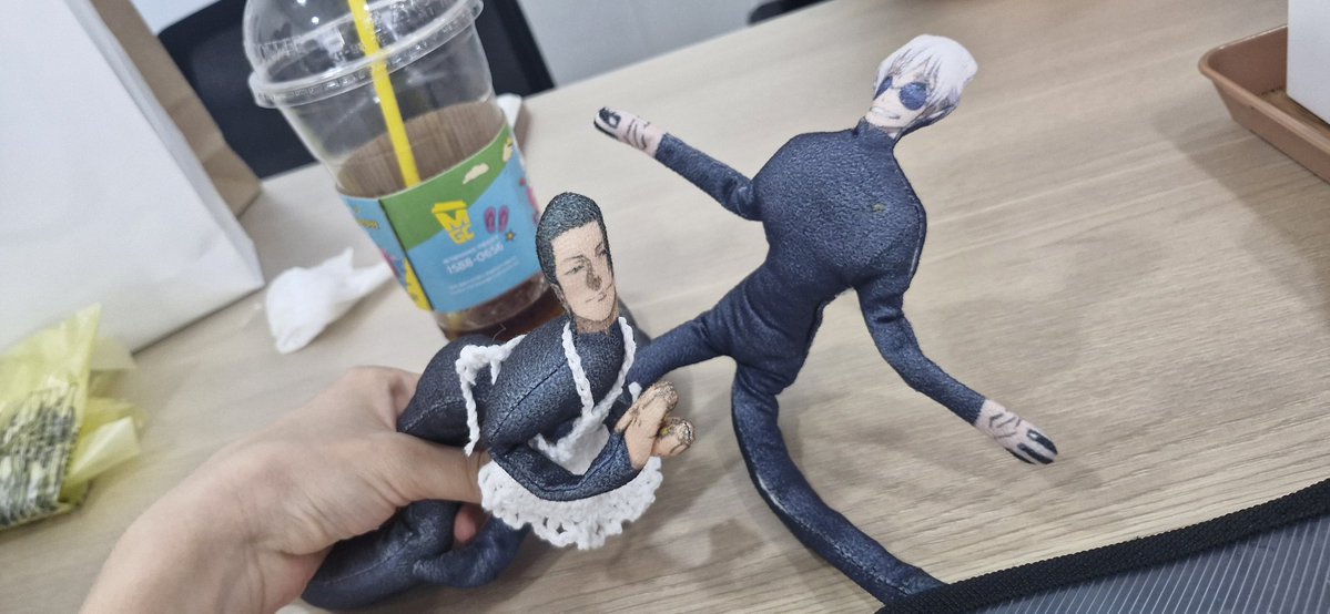 __hello__0203's tweet image. 이거너무웃겨싀
하나사고십네요ㅎ...🤣