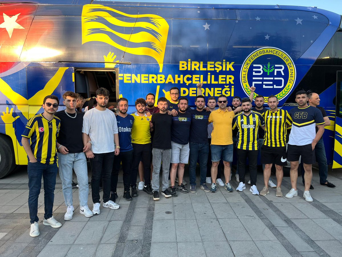 Zorlu kanser savaşını kaybederek camiamızı büyük bir üzüntüye boğan Duygu ÖZDİN için Birleşik Fenerbahçeliler Derneği tarafından düzenlenen organizasyona katılım sağladık. Duygu kardeşimizin hayali olan balon uçurma etkinliğini hatırasını yaşatmak için gerçekleştirdik. Bu anlamlı