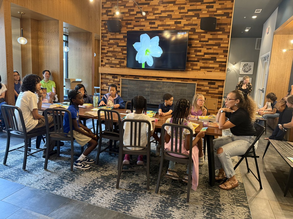 Happening now: #SummerStorySquad is having our final in person meeting at 44th &amp; 3rd Bookseller. These elem &amp; middle school kids from <a href="/apsupdate/">ATL Public Schools</a> read 2 books and participated in virtual check ins all summer! #yeskidsdoread #readmorebooks #bookclubsarecool