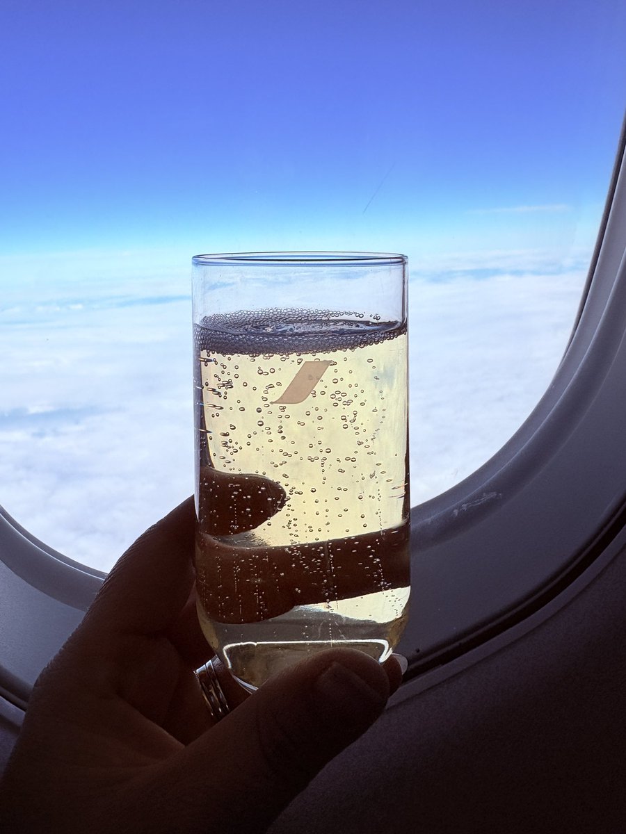 Entre Édimbourg et Paris 💚 #airfrance <a href="/airfrance/">Air France</a>