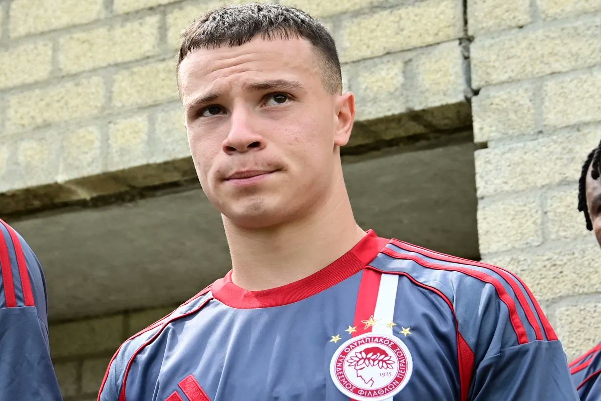 U N T O U C H A B L E