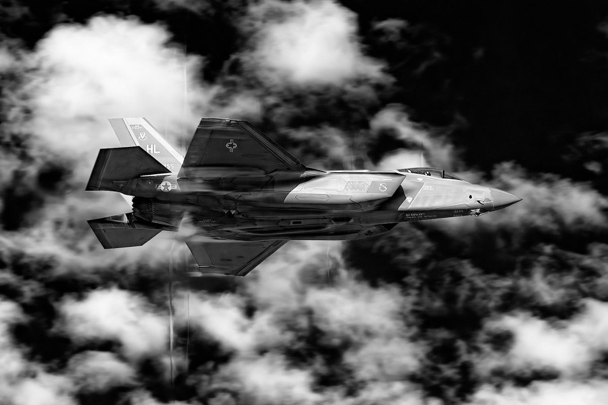 After a decade of frustration, I finally was able to get a decent image of a F-35 transonic pass.  I couldn’t decide which way to present the processing, so here is a selection of them. 
#osh25 #f35 #transonic