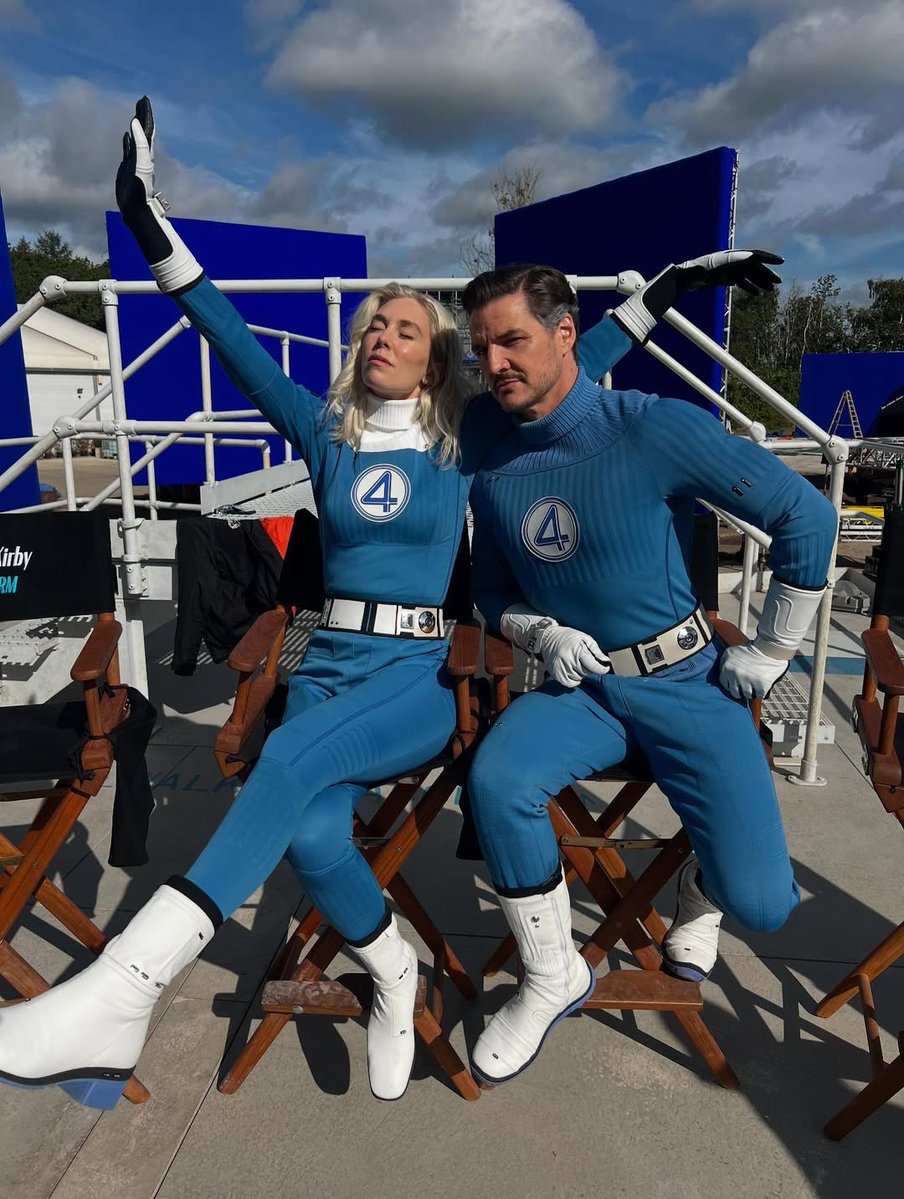 SoundsOfSeries's tweet image. Vanessa Kirby et Pedro Pascal sur le tournage de 'The Fantastic Four : First Steps'