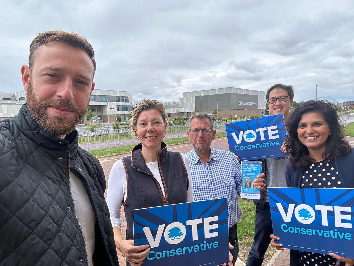 Johnny__Luk's tweet image. 🌳 Nice to be out stretching the legs campaigning again and speaking to local residents in Glebe Farm! @MKConservatives