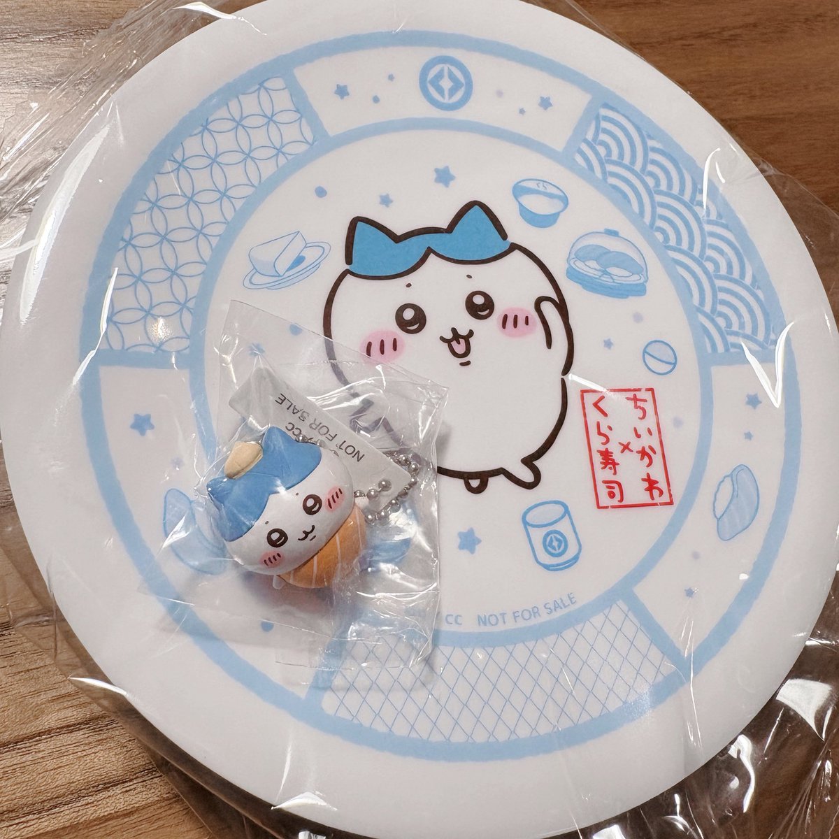 usacaaaal's tweet image. くら寿司へ再度討伐にいってきたよッ
8回くらいびっくらぽん回して、一番最後にやっと当たったと思ったら、一番欲しかったハチワレフィギュアがきてくれた…!
お皿も手に入って寿司も食べられて最高じゃんッ‼️🍣