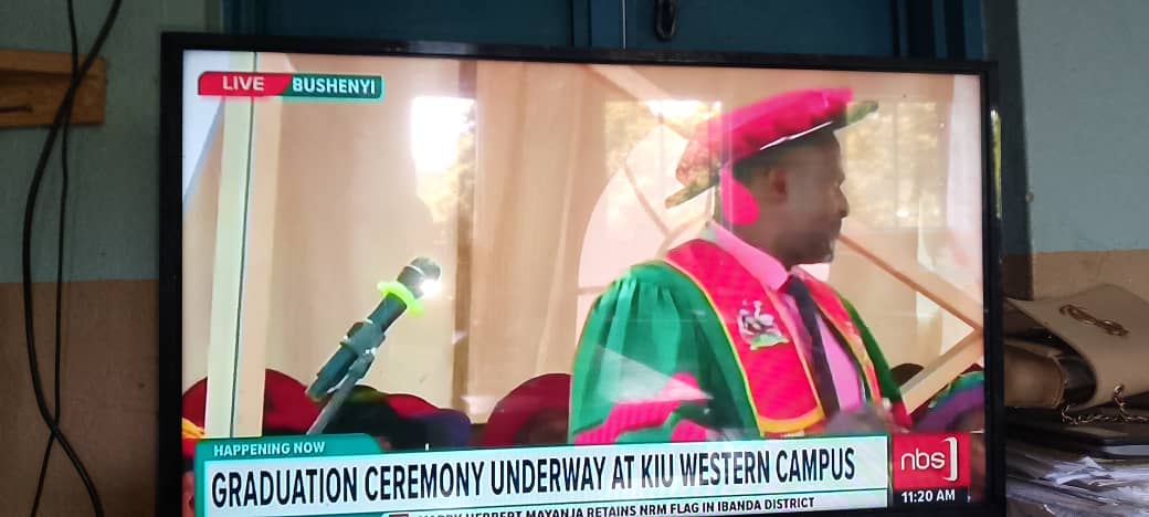 AgabaAbbas1's tweet image. I am glad to give a key note speech at the graduation ceremony for @kiuvarsity Western Campus! My speech focused on preparing students for life after graduation so as to help them navigate the challenge that come with this transition!