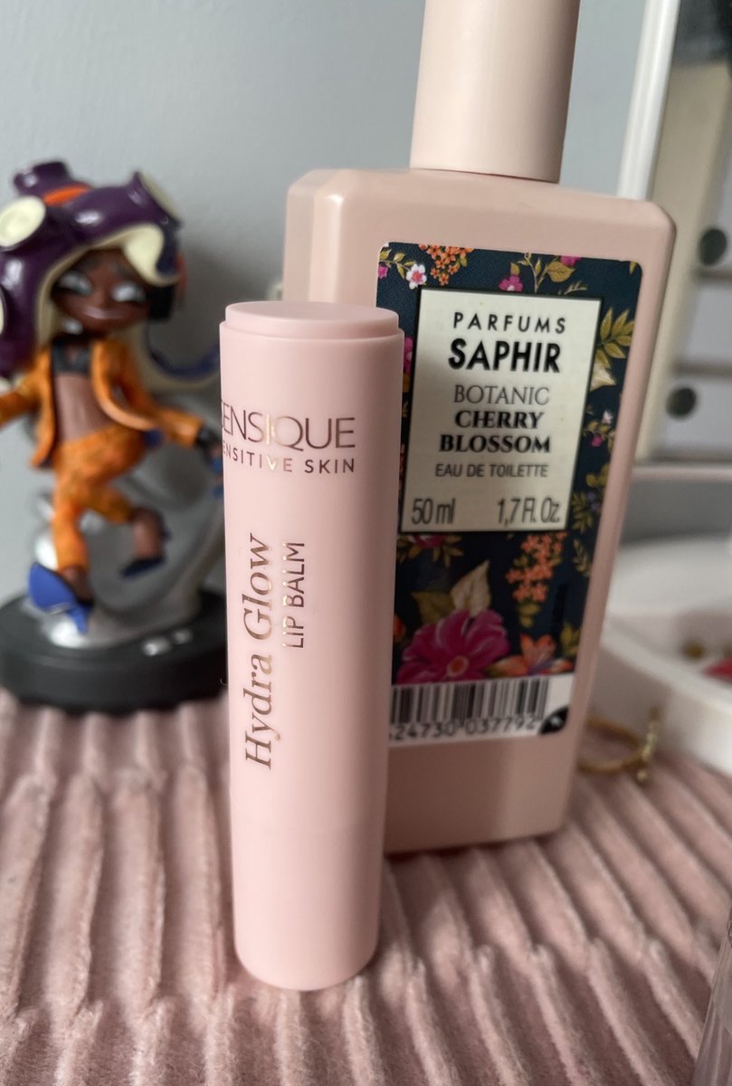 aoiamaimero's tweet image. Mini cosmetic haul from yesterday cause they were closing cosmetic store and there was a sale:33
