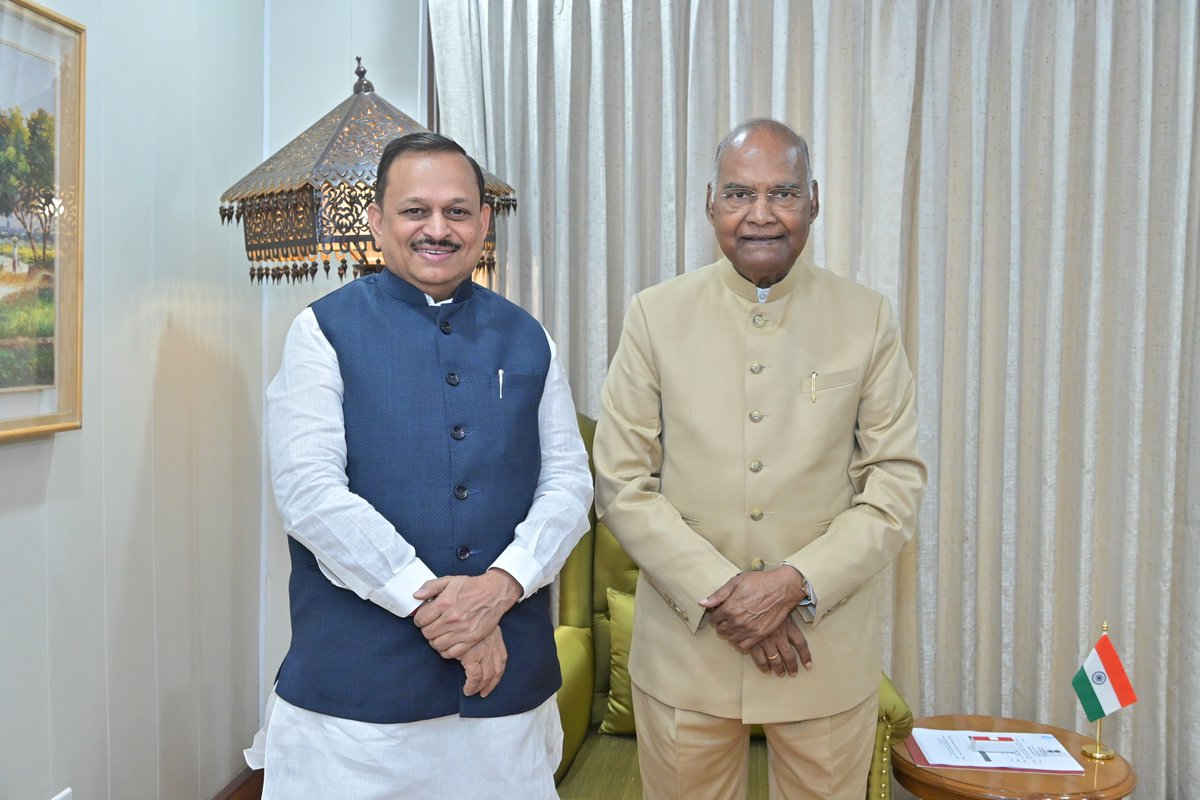 Shri Ramesh Awasthi, Member of Parliament (Lok Sabha) from Kanpur paid a courtesy visit at my residence today.