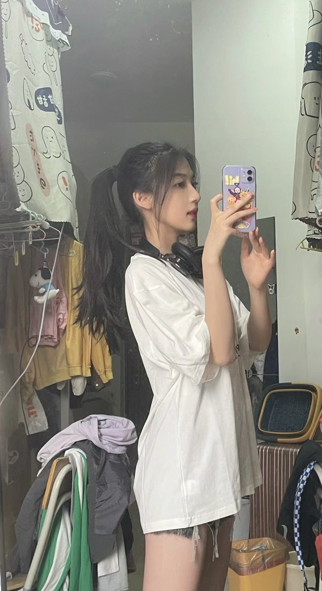 脸也露了

接下来该露逼了吗？