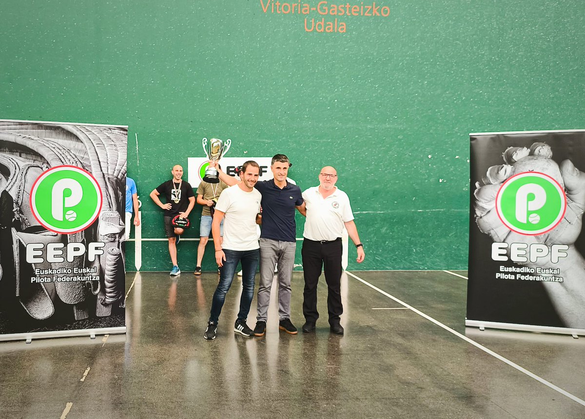 Hauek dira jokatutako bi partiduetako emaitzak:

Larruzko paleta:
Iñaki Lopez de Munain-Aritz Rekalde 35-16 Bakio ✅️

Pala motza:
Ibon Altuna-Koldo Ponce 40-29 Bakio ✅️

Zorionak mutilak!💪🏆🥇