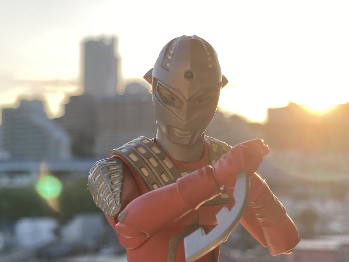 seaman_hobby's tweet image. #トイクリ展覧会

7/26テーマ「万人受けなど知らん！これが一番カッコいい！」
セブンで
夕陽逆光
逆手持ち