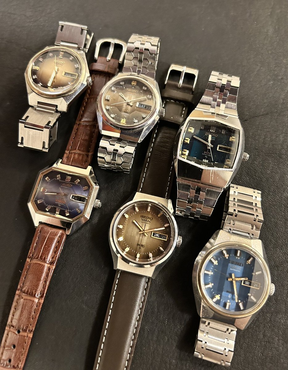 TT_8N_5MT's tweet image. 同じ機種の時計でも
ケース形状、ダイヤルカラー、カットガラスパターンで1つ1つの時計の個性を出せるようになった
1970年ごろまではケース2、3種類
ダイヤルカラーも白、黒、青ぐらい
1970年代、クォーツに急速にシフトする中で、機械式をいかに売るかに四苦八苦している時代の努力がおもしろい