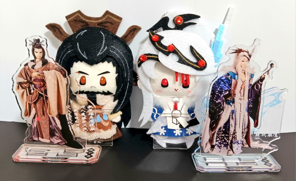 bean28191's tweet image. AMNIBUSさん……
この商品は「パーツ付きBIGアクリルスタンド」という名前ですけど……どこがＢＩＧ？？🤣🤣🤣