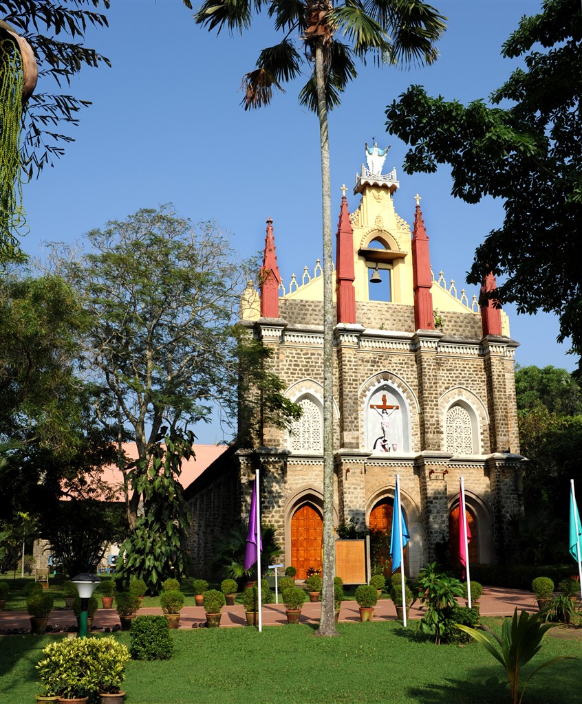 vyomgyan's tweet image. The VSSC Space Museum is housed in a majestic structure that once served as the St. Mary Magdalene Church until the 1960s.
St. Mary Magdalene Church in the fishing village of Thumba in Thiruvananthapuram, Kerala served as the main office for scientists in the early stages of…