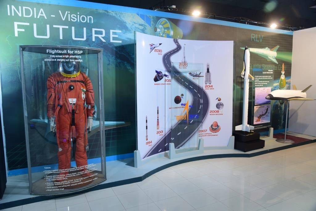 vyomgyan's tweet image. The VSSC Space Museum is housed in a majestic structure that once served as the St. Mary Magdalene Church until the 1960s.
St. Mary Magdalene Church in the fishing village of Thumba in Thiruvananthapuram, Kerala served as the main office for scientists in the early stages of…