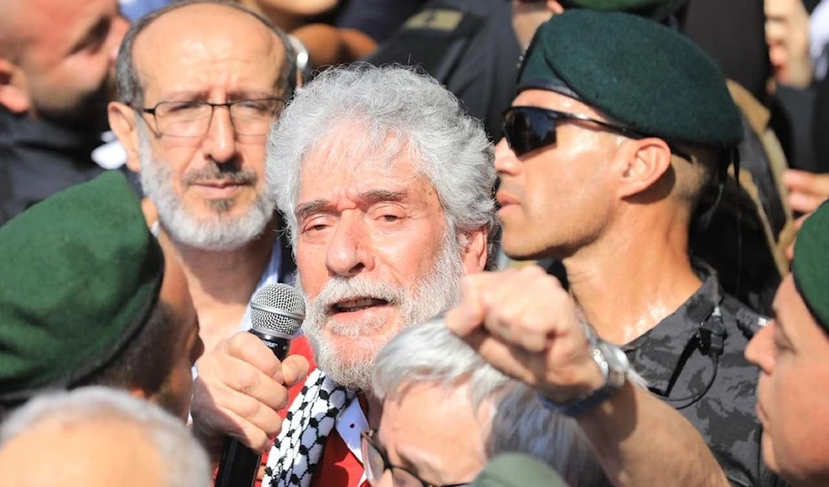 Georges Abdallah en Beirut: «La resistencia tiene sus raíces en esta tierra y no puede ser desarraigada». Añadió: "“es una vergüenza histórica que los árabes estén presenciando el sufrimiento del Pueblo palestino y de Gaza”.