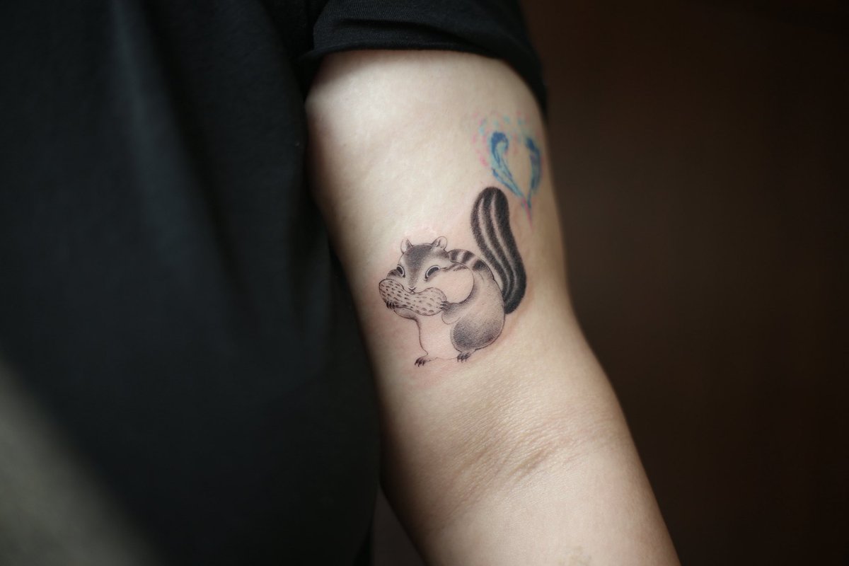 귀여운 거. 작은 행복이 되어주길. #황도타투