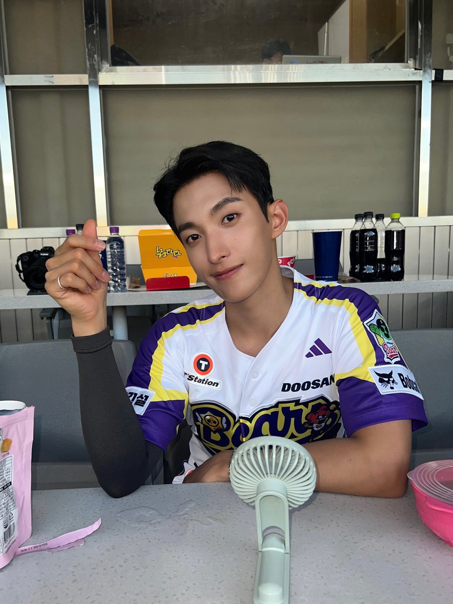 xueishaoo's tweet image. WE GOT NEW DK SELCAAAAS 🥹🤍