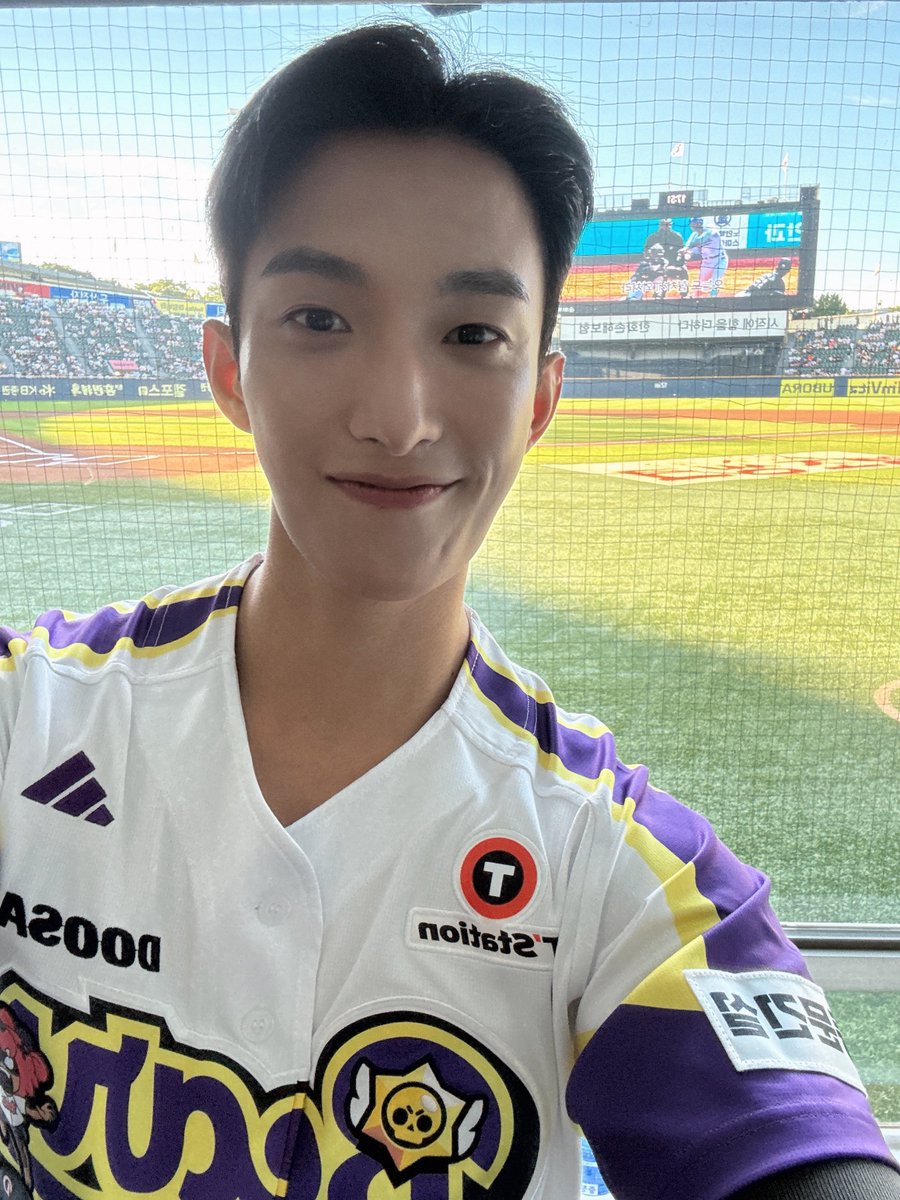 xueishaoo's tweet image. WE GOT NEW DK SELCAAAAS 🥹🤍