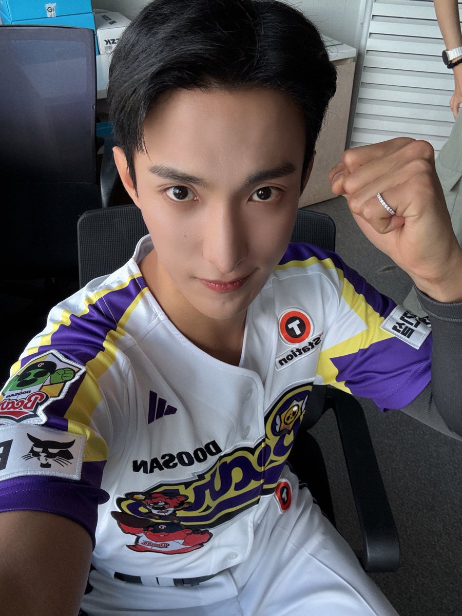 xueishaoo's tweet image. WE GOT NEW DK SELCAAAAS 🥹🤍