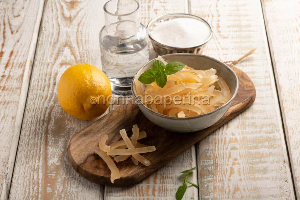 Le scorze di limone candite fanno parte di quella categoria di alimenti apprezzati non solo per il sapore e per l’impatto visivo, ma anche e soprattutto per la loro versatilità. 

bit.ly/44hW4lK