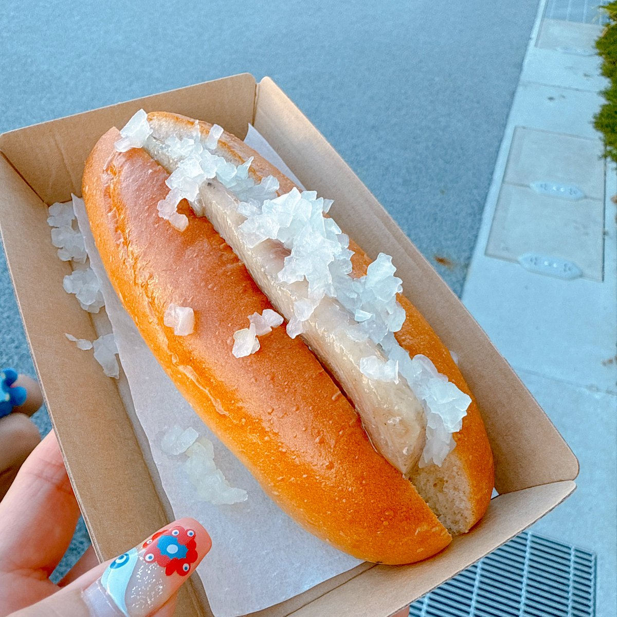 いいなぁ〜 #オランダ館 のハーリング サンドは750円！ 安いよね