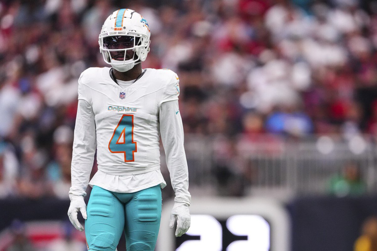 DonShulaCorleon's tweet image. 🚨 INJURY: Kader Kohou just limped off the practice field after injuring his right leg, per @flasportsbuzz.
Kader is the best CB on Miami’s roster.
Obviously hoping the injury isn’t serious. 🙏🏻