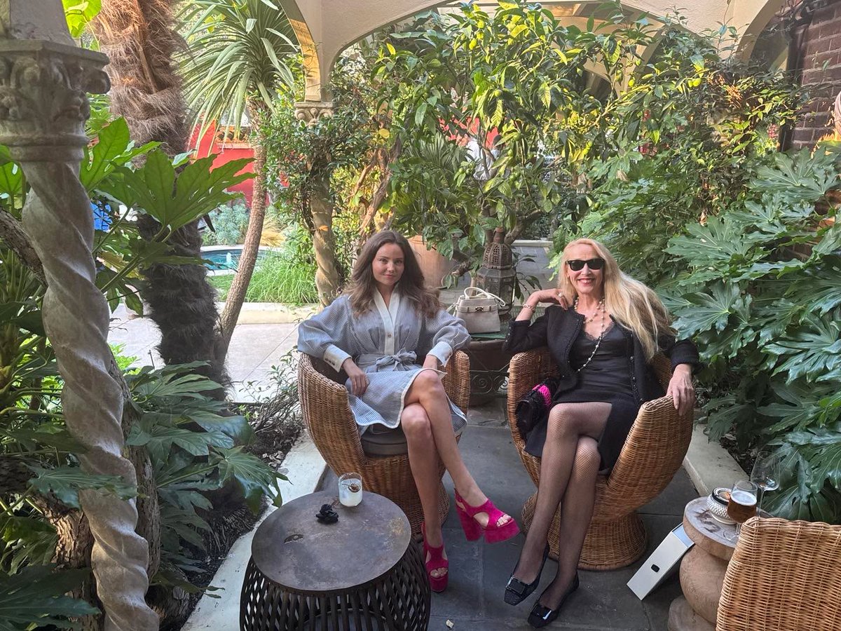 MFRemillard's tweet image. Jerry Hall and Anouk Jagger at #MickJagger's 82th birthday party last night.