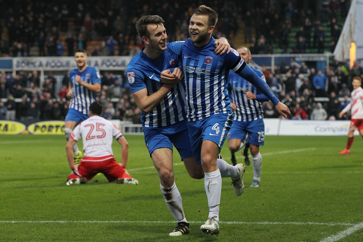 RoyKellySport's tweet image. Today, we are here to salute a certain Nicky Featherstone, who is about to begin his 12th @Official_HUFC season. The 36-years-young midfielder has played 462 competitive games, putting him third highest in the club’s all-time list and scored 28 goals along the way