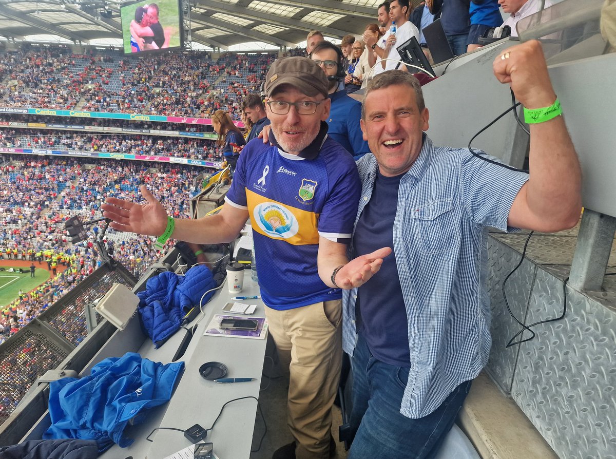 StephenGleeson_'s tweet image. Amazing few days working radio at the All-Ireland final from live broadcasts to interviewing legends like Eoin Kelly, Rachel Blackmore, Una Healy, Seamie, Darragh, Willie Connors & Johnny Smacks to name a few🙏 amazing too that Tipperary won minor, U20 & senior in 13 months🏆🏆🏆