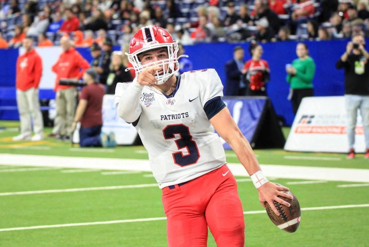 HHQBCLUB's tweet image. ✅WE NEED YOU TO VOTE FOR JETT✅
Who Is The Top Returning Indiana High School Quarterback in 2025?
si.com/high-school/in…