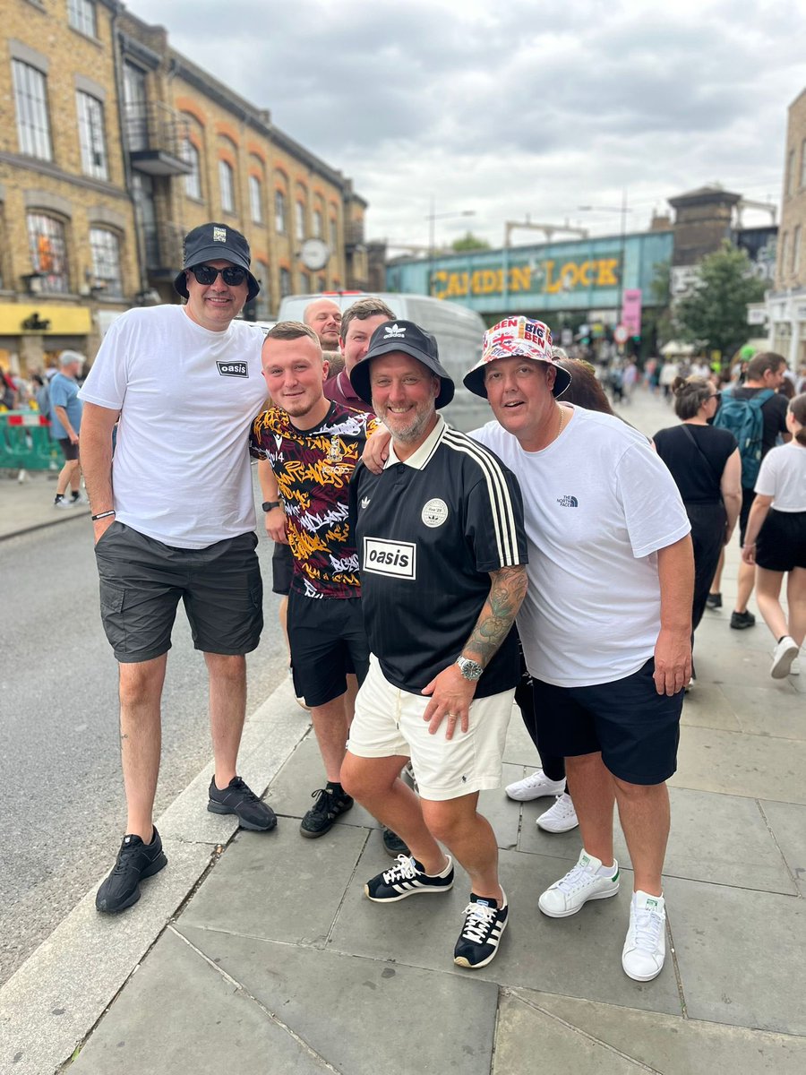 stebrown_bcafc's tweet image. #OasisLive25 #camden