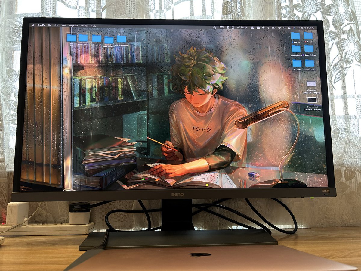 TheArnabSaha's tweet image. Guess who got a new monitor 🌚❤️