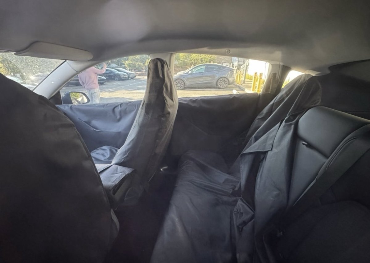 $TSLA
The more affordable model doesn't have a glass roof?