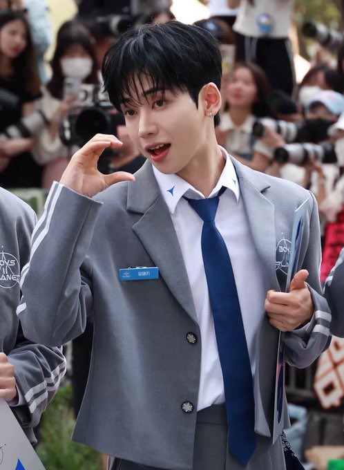 wekimekizs's tweet image. he is so girlfriend guys, I’m not even lying like look at how pretty he is🥹