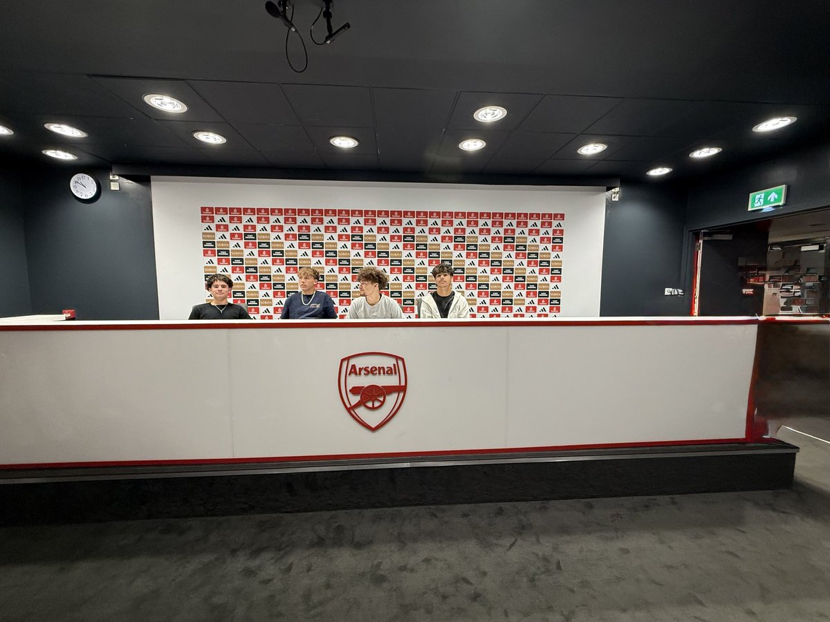 DavenportSoccer's tweet photo. Wolves in London. Kaiden, Ben, and Austen enjoying their time at Arsenal. BTP https://t.co/kppZZuvSSM