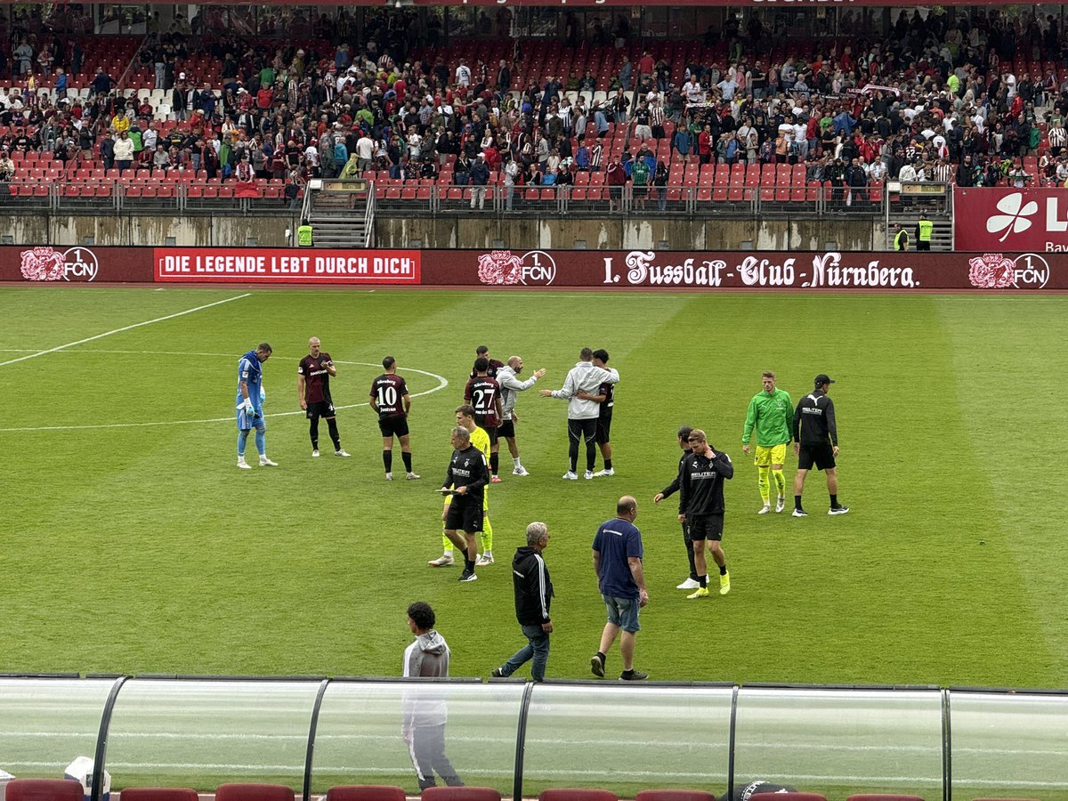 BILD_FCN's tweet image. Der Club verliert auch das dritte Testspiel nacheinander- in der ersten Halbzeit der #fcn noch mit zwei Großchancen, am Ende mit einer verdienten 0:2-Niederlage (finden wir😉)
Aber nach einer schlechten Vorbereitung, gibt es manchmal auf einen guten Saisonstart - oder umgekehrt