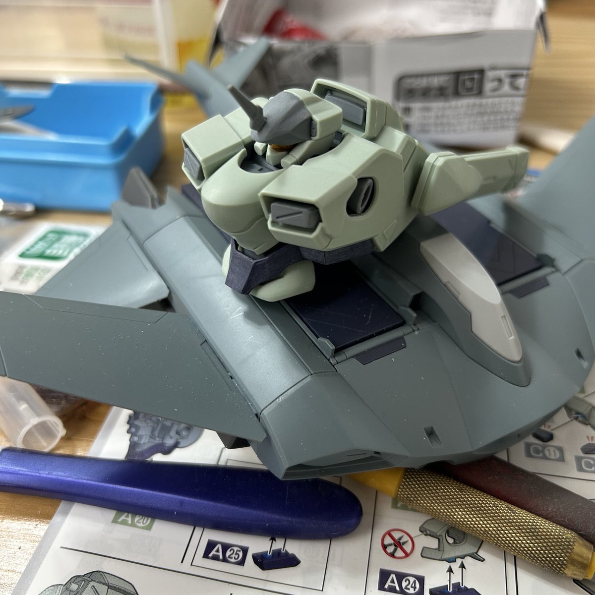 dada_aion01's tweet image. 今日は、制作会に参加してます。(*´꒳`*)
半年くらい前にパチ組みをしたザウォートとティックバランを、ちゃんと作ろうと思って表面処理をしながらおしゃべりしながら楽しんでます。╰(*´︶`*)╯♡
しかしティックバランはデカい。_(┐「ε:)_