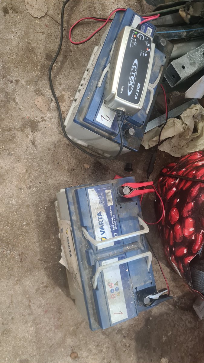 Lomalla kuuluu ladata akkuja. #kesä