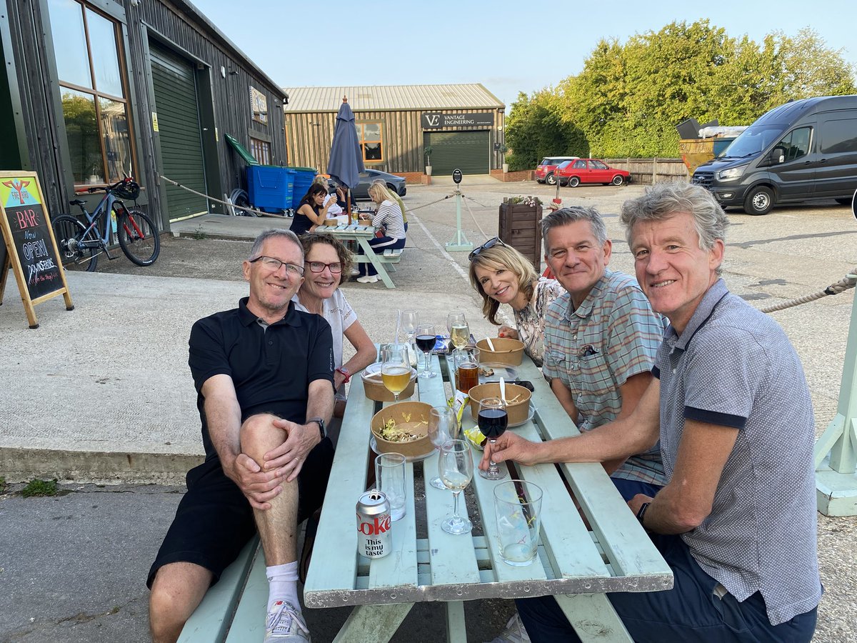 WightmanGeoff's tweet image. Debuts @FirebirdBrewing on a Friday night for @TimHutchings1 & @wendyslyrun and a welcome return for noted golf hacker @chrisfinill
It got slightly messier from this point on. Cheers. 🍻🍺🍷🍷