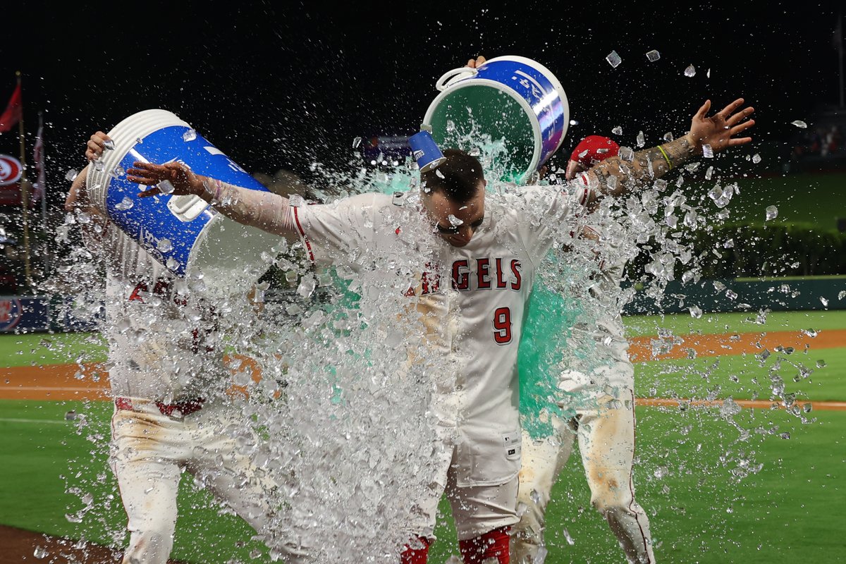 CaesarsSports's tweet image. A bettor in Nevada turned $1K into $187,354.51 on a 6-leg MLB underdog parlay 😱
Athletics ML (+115)
White Sox ML (+150)
Rockies ML (+175)
Marlins ML (+196)
Cardinals ML (+110)
Angeles ML (+105)