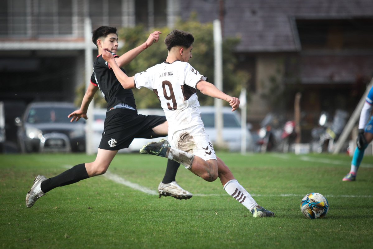 inferiorescap's tweet image. #JuvenilesLPF 🔚 Finales 🆚 Barracas Central

➡️ [V] #Cuarta: 2-1 (🦑⚽️📸 Valentino Buccolo y Mateo Quesada)
❌ Luca Ramírez falló un penal.

➡️ [L] #Séptima: 0-2

#SiemprePlatense🤎
