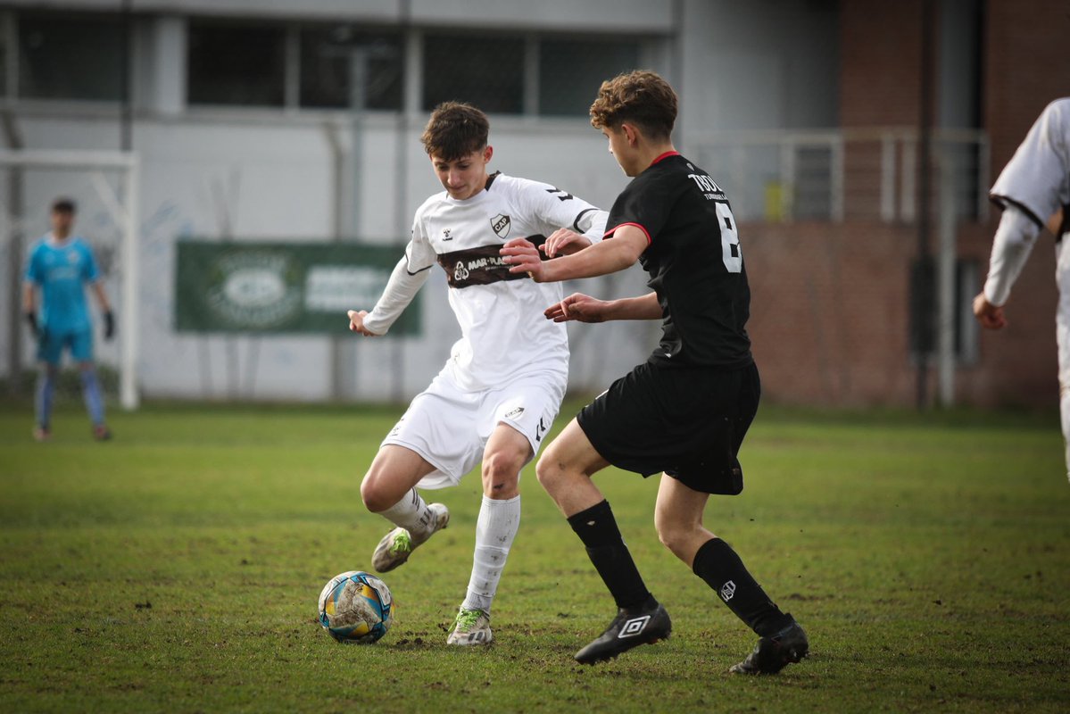 inferiorescap's tweet image. #JuvenilesLPF 🔚 Finales 🆚 Barracas Central

➡️ [V] #Cuarta: 2-1 (🦑⚽️📸 Valentino Buccolo y Mateo Quesada)
❌ Luca Ramírez falló un penal.

➡️ [L] #Séptima: 0-2

#SiemprePlatense🤎