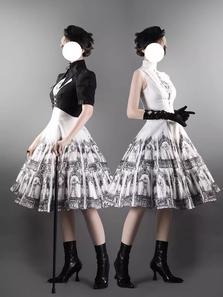 ManusxMachina's tweet image. 亡者の夜想曲のジャンパースカート 
manus-machina.com/collections/el… 
荘厳なゴシック建築を彷彿とさせる美術的モチーフ大胆に描かれたジャンパースカート。スカート部分にはアーチ状の柱や尖塔の中に楽器を奏でる骸骨の姿が繰り返し配されており、まるで聖堂の壁画のような荘厳な雰囲気を醸し出します。