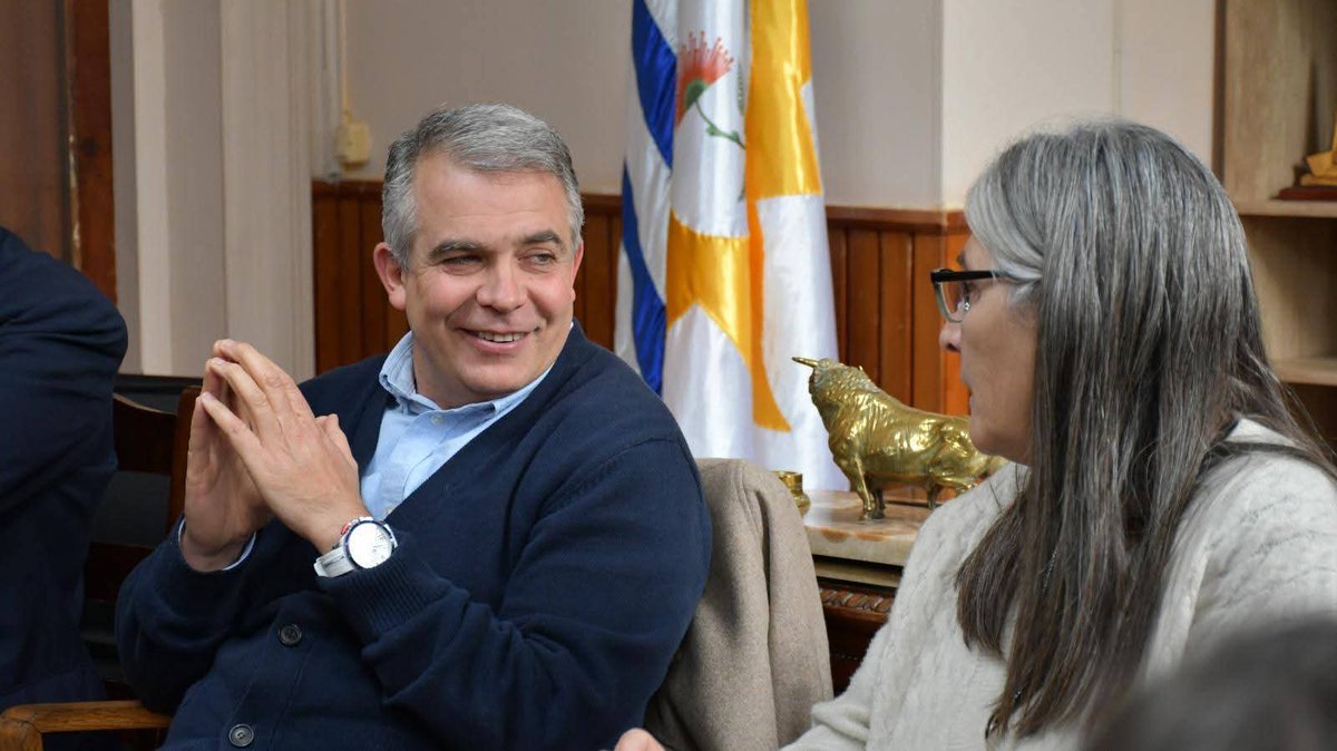 comuna33's tweet image. Intendente Departamental recibió a la Ministra de transporte Lucia Etcheverry. 
Estuvieron presentes además la Diputada por el partido nacional Dra. Mónica Pereira y el diputado por el FA Nino Medina. 
#GobiernodeTreintayTres