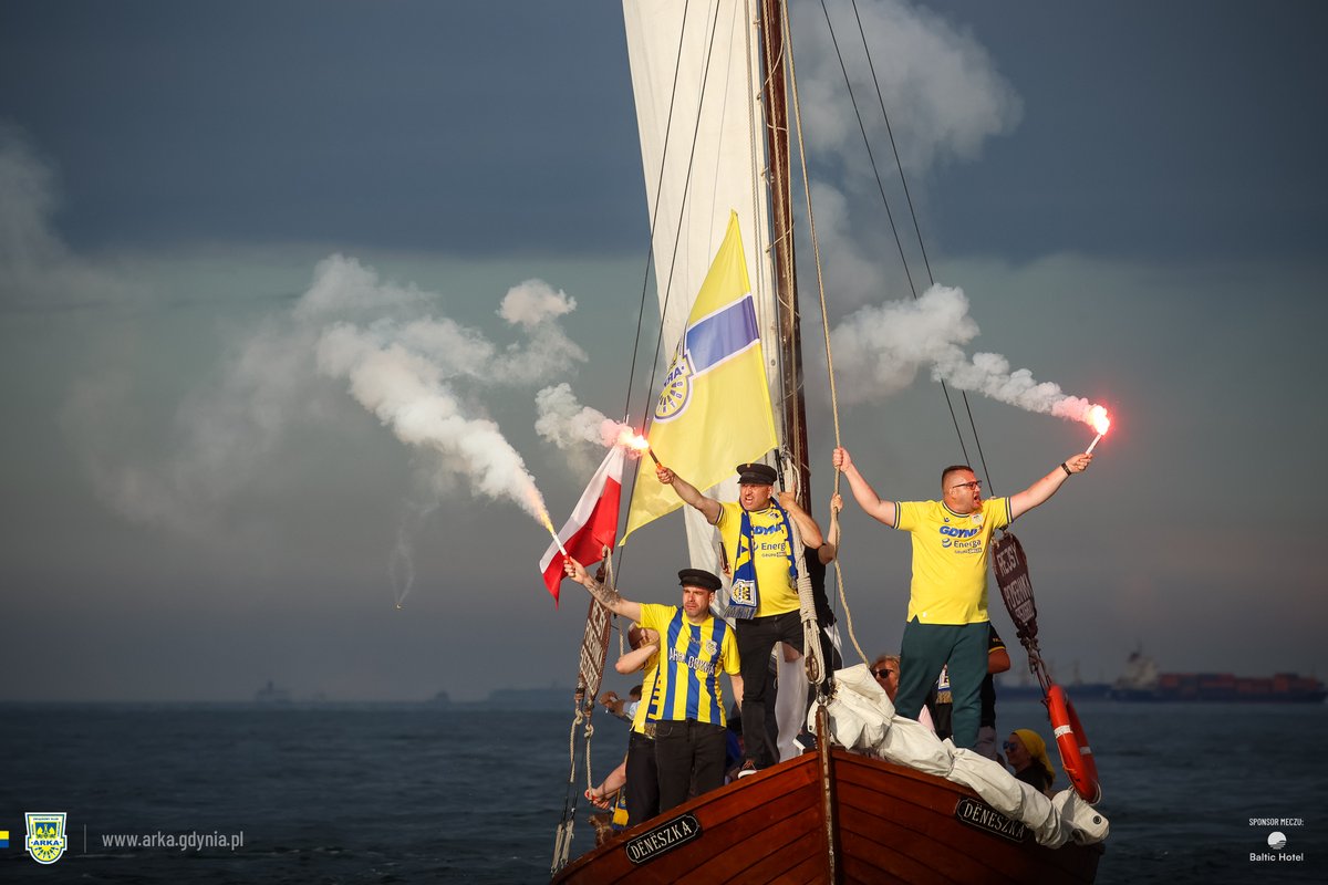 ArkaGdyniaSA's tweet image. Przypłynąć na mecz, niemała rzecz. 😎

𝐋𝐔𝐃𝐙𝐈𝐄 𝐌⚓️𝐑𝐙𝐀