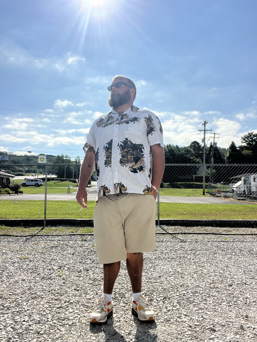 cheeksmeta's tweet image. Look at the birds of the air; they do not sow or reap or store away in barns, and yet your heavenly Father feeds them. Are you not much more valuable than they?
Matthew 6:26
Don’t worry. God knows your needs.