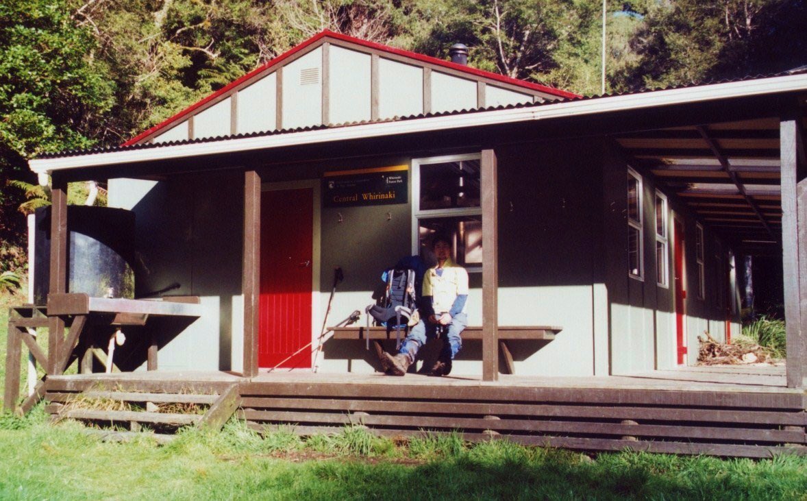 Fiordland_'s tweet image. #Rangitaki Visitor Centar
#BLUEDUCK(#Whio)
Central Whirinaki Hut(18bunks)

#トランピング　#ニュージーランド